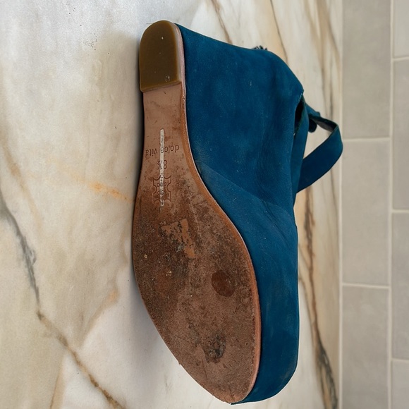 Pretty blue open toe wedge. - Picture 4 of 4